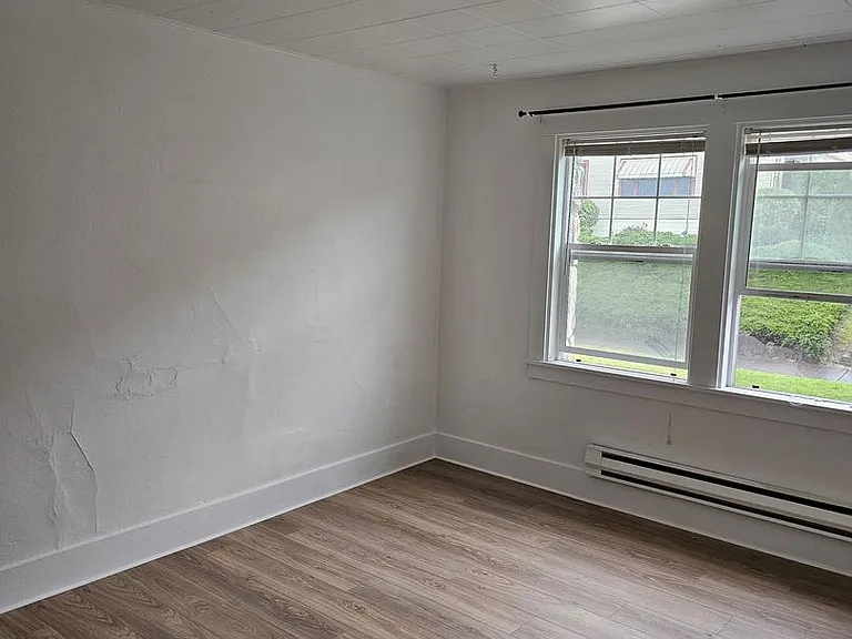 435 -Keystone Apartments — Photo 22