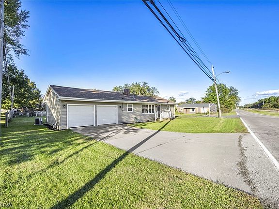 3rd image of 434 Woodridge Rd