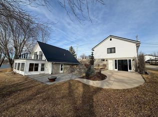 304 Eastside Ln, Montezuma, IA 50171