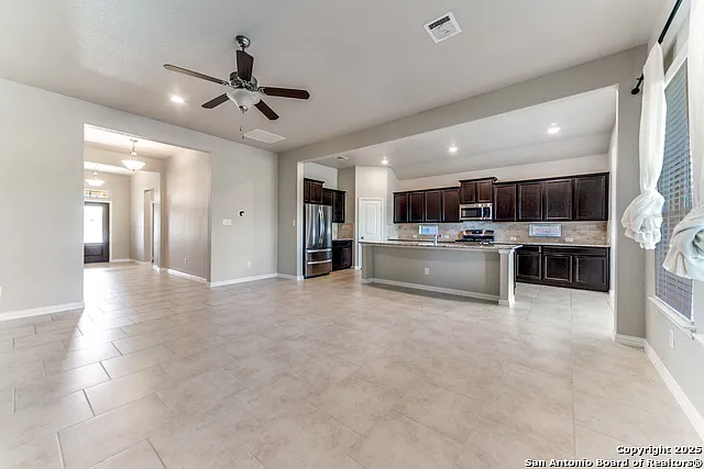 3 bed, 2.0 bath, 2196 sqft, $2,850 — Photo 4
