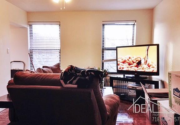 2nd image of 22 Tompkins Pl #2