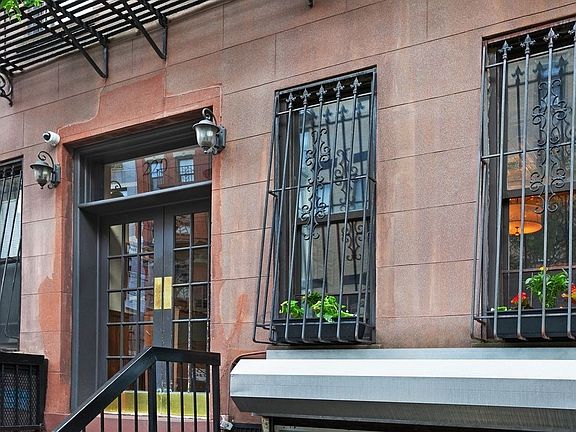 5th image of 220 E 82nd St APT 1FW