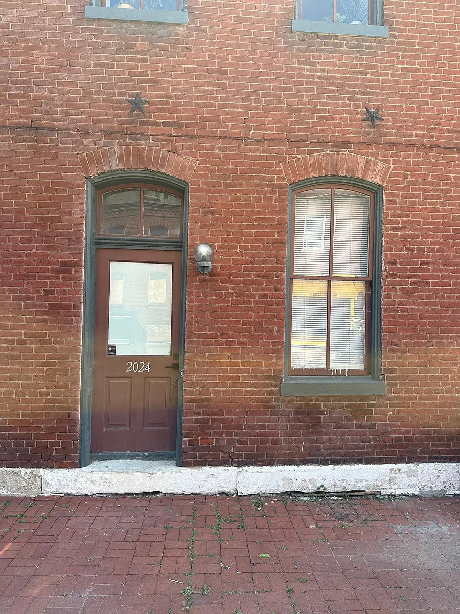 Building Photo - 2024 S 11th St