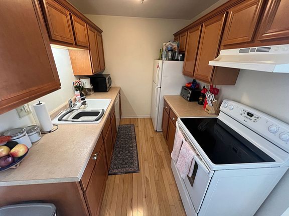 5th image of 2030 N Oakland Ave APT 307