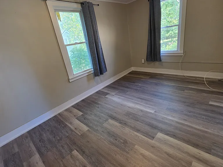 21 Bartlett Ave — Photo 8