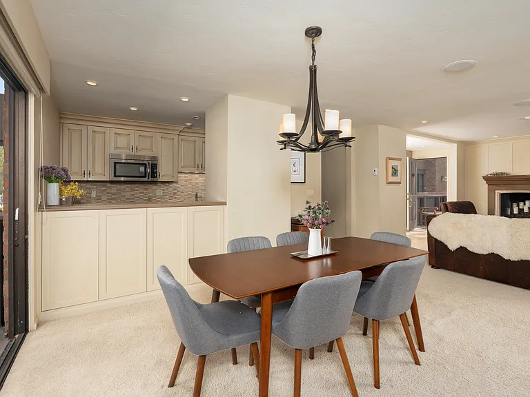 400 W Hopkins Ave #5 — Photo 6