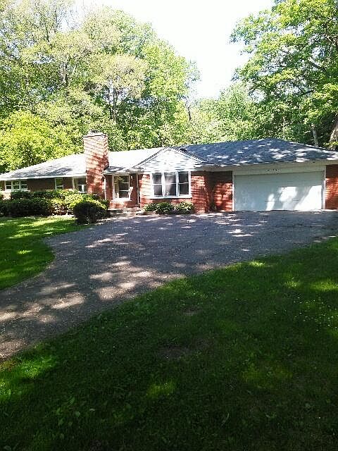 1st image of 21730 Maplewood Dr