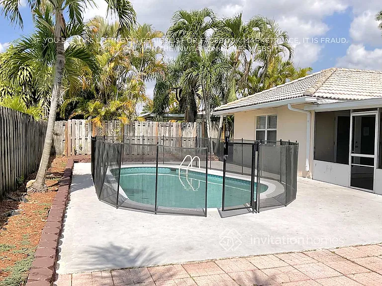 14704 SW 177th Ter — Photo 16