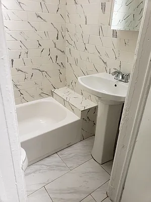 Rented by BELLMARC | media 24