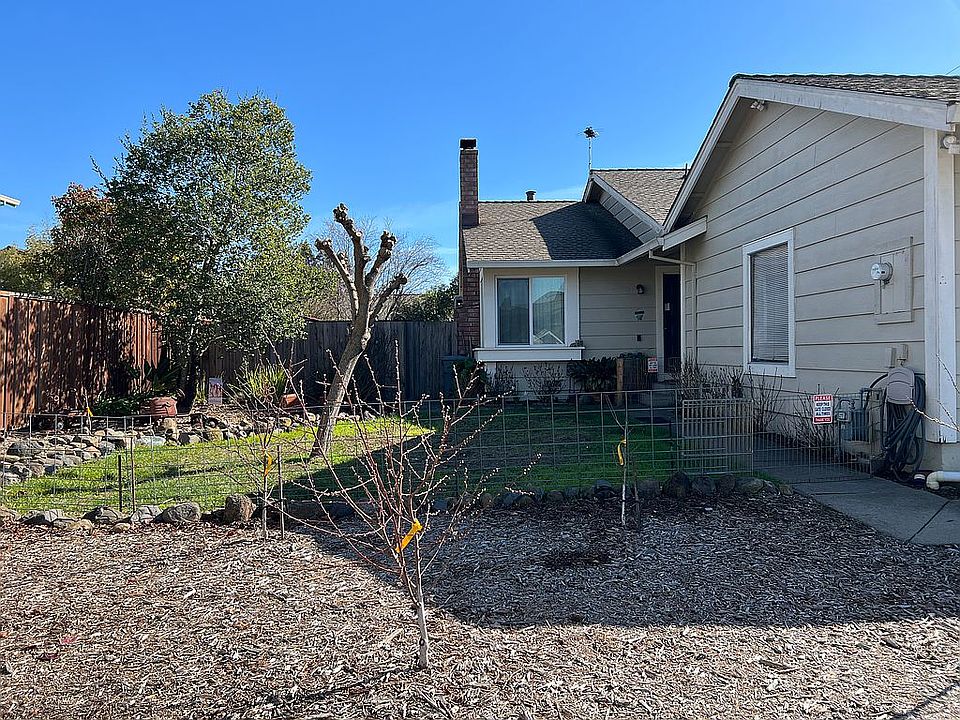 2nd image of 717 Ely South Blvd