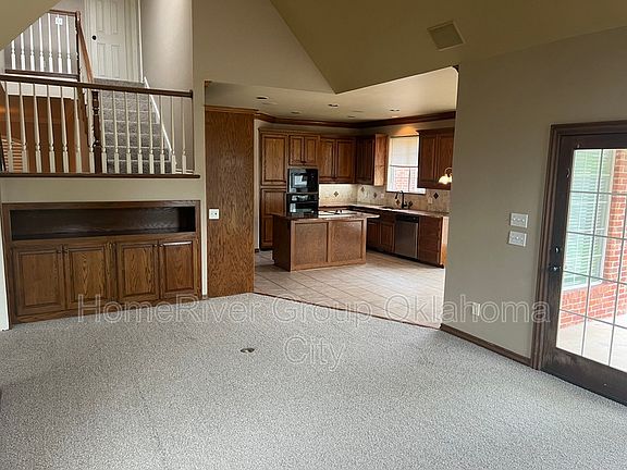 4th image of 2824 N Ashecroft Dr