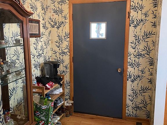 2nd image of 2418 W Phoenix Ave