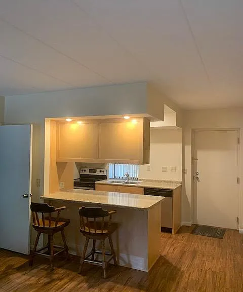 702 W Washington St — Photo 3