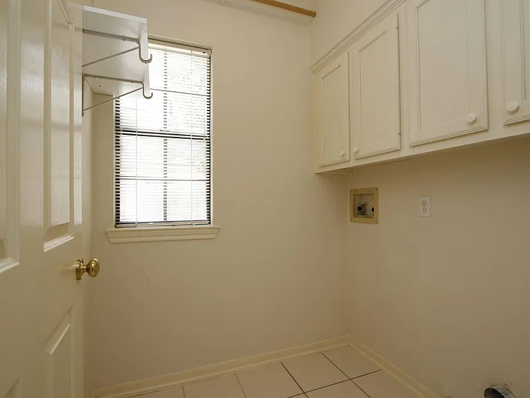 13618 Shadow Falls Ct — Photo 23