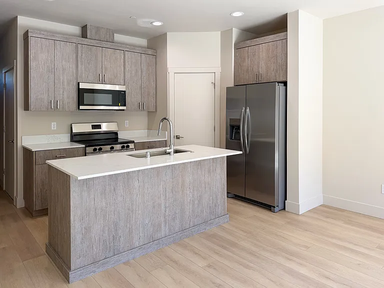 NE 2nd Ct — Photo 8