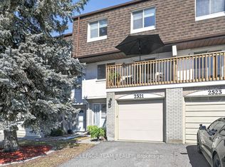 2521 Flannery Dr, Ottawa, ON K1V 9R5