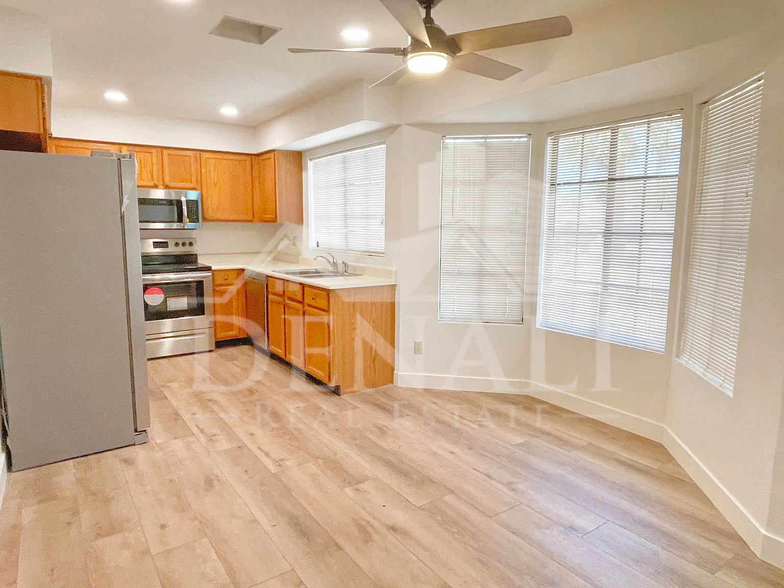 2 bed, 2.0 bath, 1174 sqft, $2,795 — Photo 4