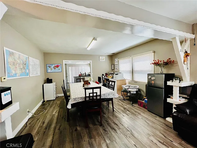 913 W 21st — Photo 15