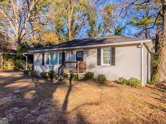 3rd image of 2196 Knoll Dr