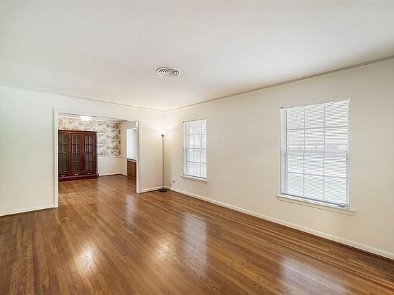 5th image of 3703 Woodvalley Dr