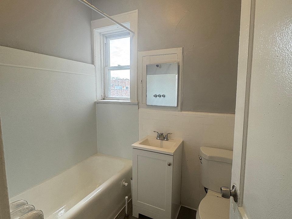 2nd image of 682 Chancellor Ave #7A