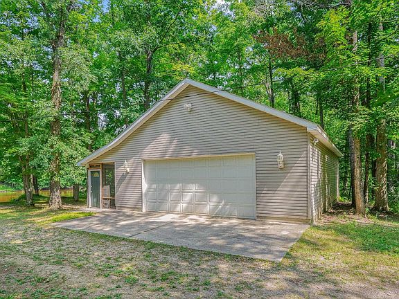 2nd image of 2466 Miller Rd