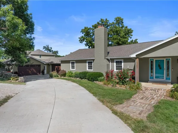 1525 NE Ozark Dr, Lees Summit, MO 64086