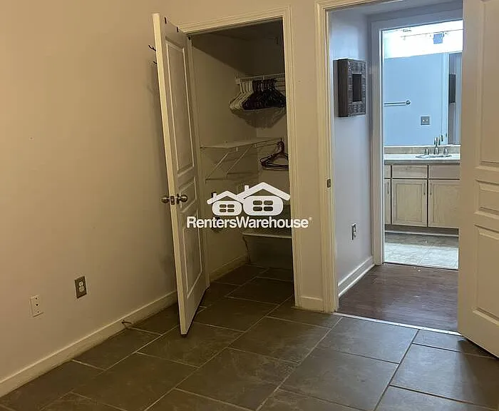 401 20th St S #101 — Photo 13