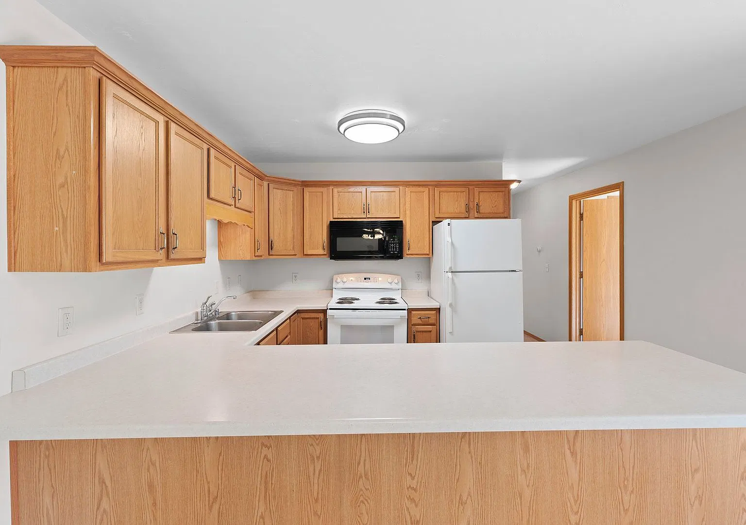2 Bedroom 2 Bathroom Upper 1 Car Garage — Photo 3
