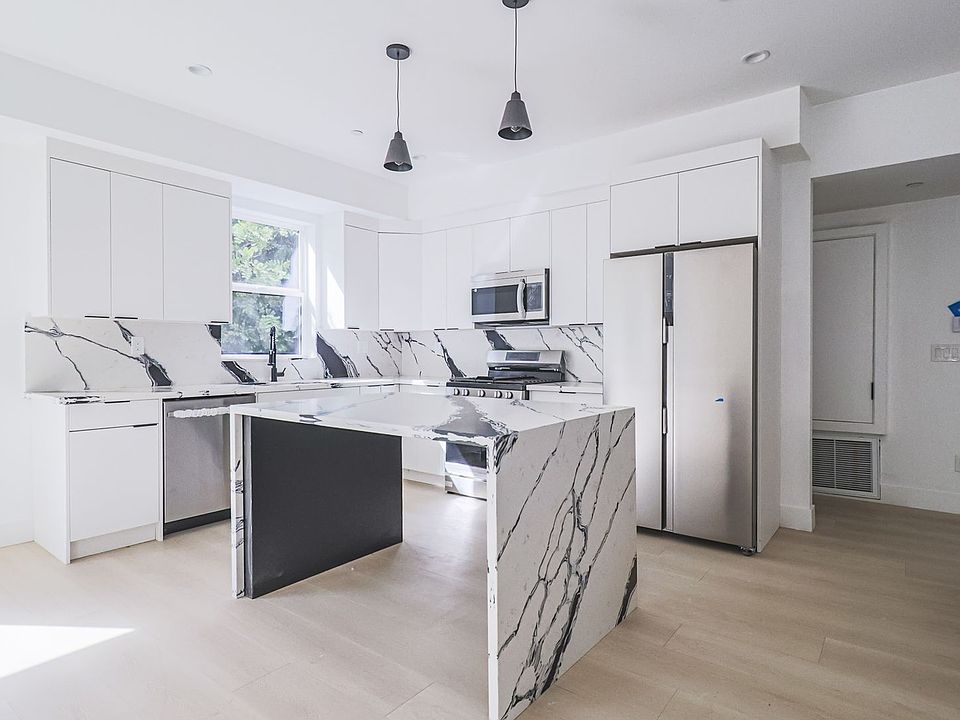 1st image of 11810 Gilmore St #4