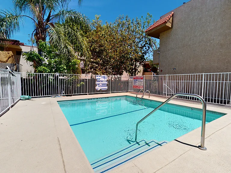 Warner Courtyards Pool