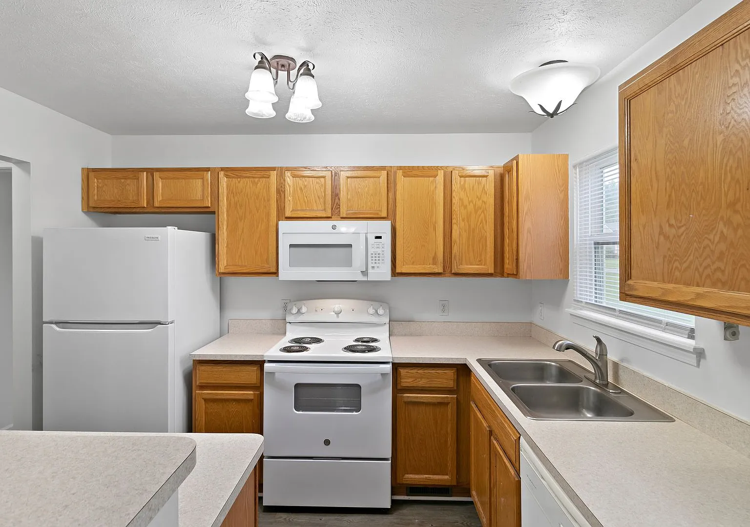 Cattail Lane Townhomes (Cattail Properties LLC) — Photo 2