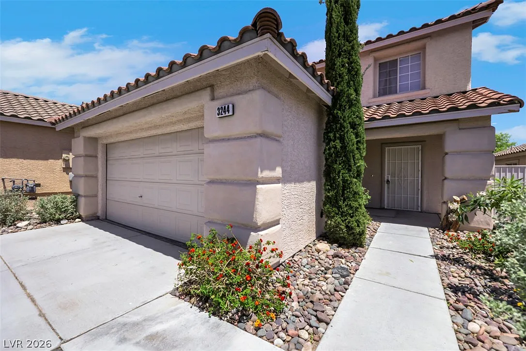 4 bed, 2.5 bath, 1735 sqft, $2,695 — Photo 3