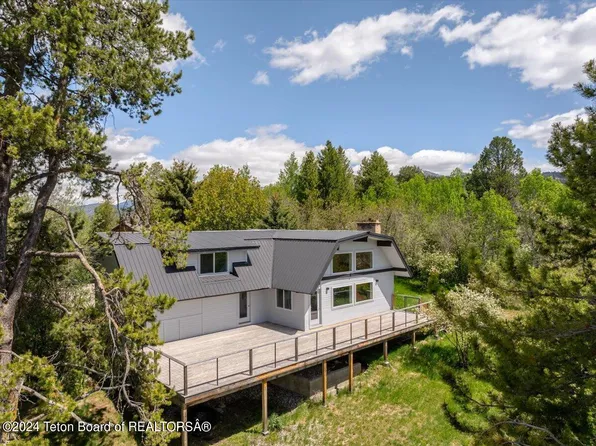260 Hawthorn Dr, Alpine, WY 83128