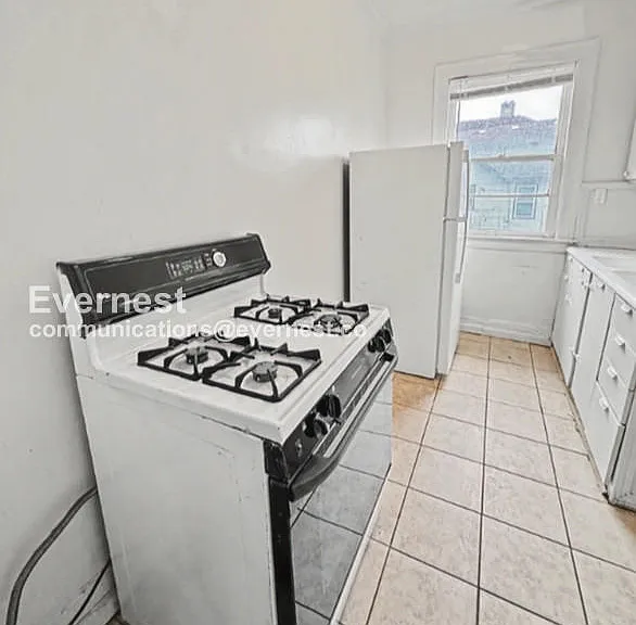 11391 Belleterre Ave #1S — Photo 3