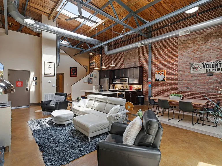 713 S Central St #104 — Photo 18