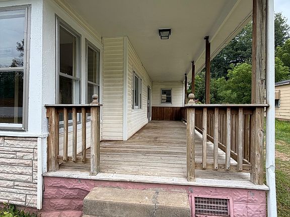5th image of 26 Corbett Dr