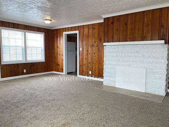 4th image of 129 Swallow Dr