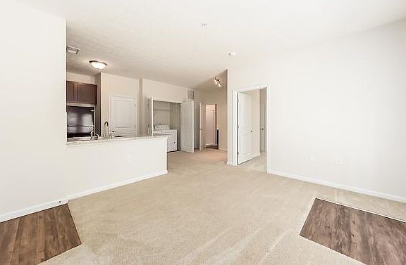 5th image of 102 Jennifer Leanne Cir
