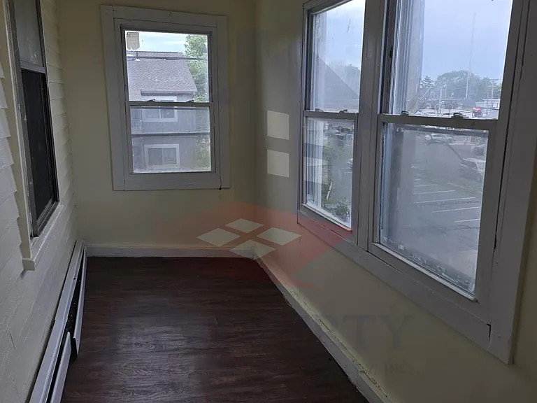 129 Magill St — Photo 5