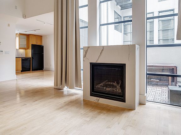 4th image of 221 Clara St APT 2