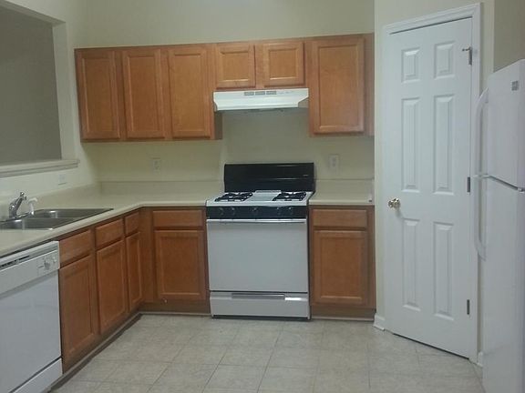 5th image of 2238 Dandridge Dr