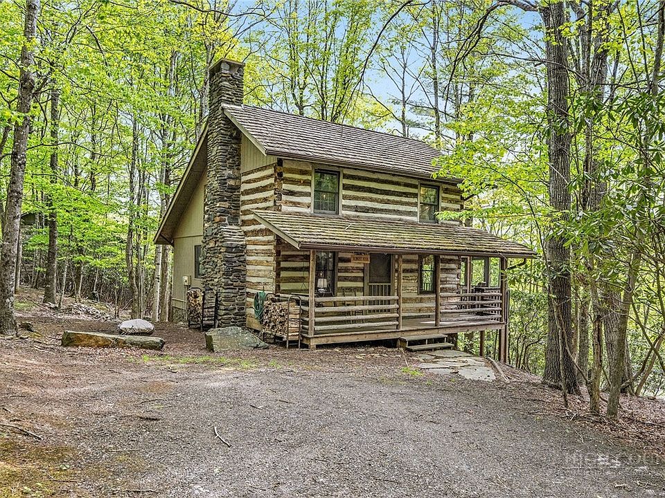 1st image of 682 Stonebridge Lane