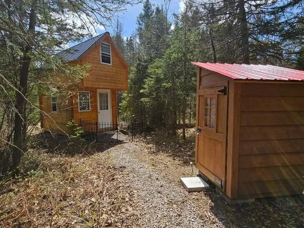 77 Grindstone Rd, Magnetawan, ON P0A 1Z0