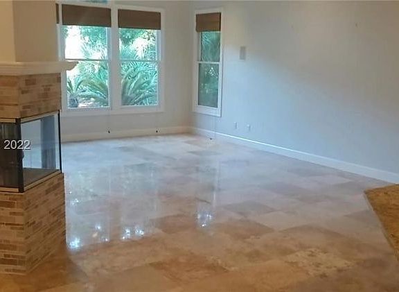 5th image of 33 Big Woods Dr