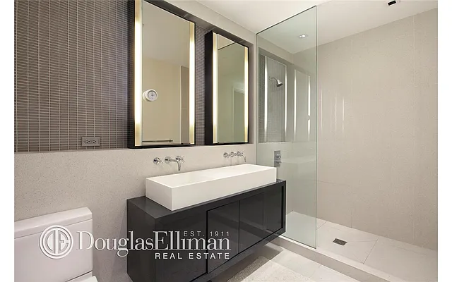 Rented by Douglas Elliman | media 19