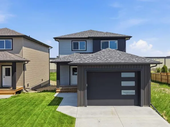 125 W Hampton Cres, Sylvan Lake, AB T4S 0N2