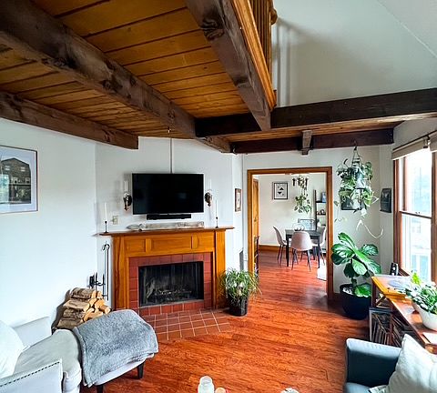 3rd image of 100 Wharf St Unit B