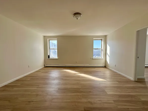 7421 15th Avenue image 1 of 10