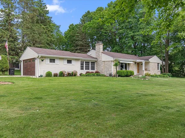 W204N6612 Lannon ROAD, Menomonee Falls, WI 53051